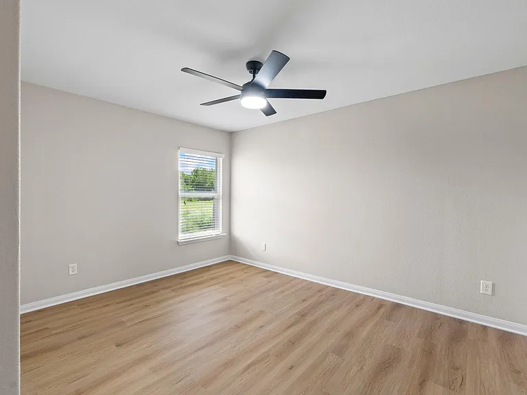 148 Isabel Ln — Photo 24