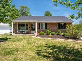 521 Laven Del Ln, Saint Louis, MO 63122