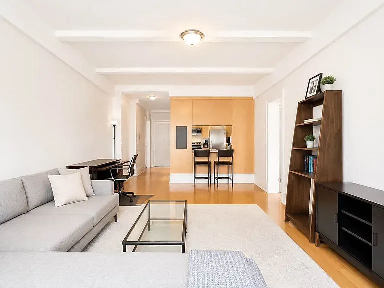 106 W 69th St #8D — Photo 3