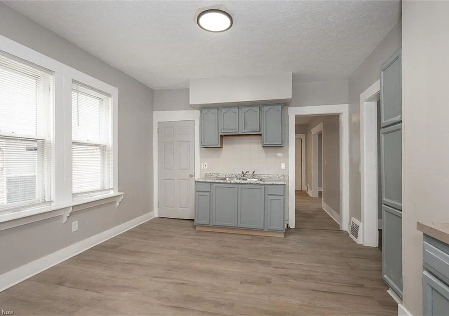 5614 Drake Ave — Photo 4