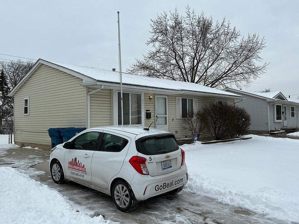2nd image of 32341 Annapolis St