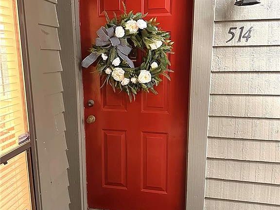 2nd image of 514 Tuxworth Cir