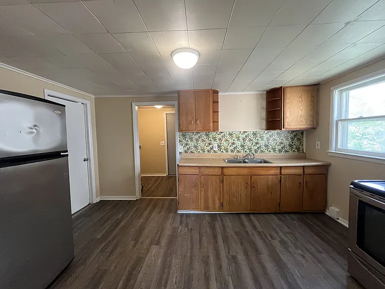 2337 Philo Ave — Photo 3