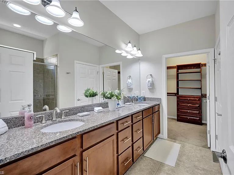7103 Lily Way — Photo 20