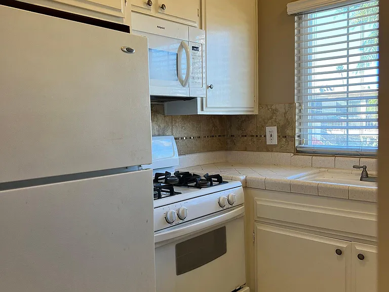 4753 W Mountain View Dr #7 — Photo 4