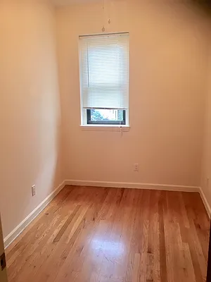 Rented by Halvatzis Realty | media 4