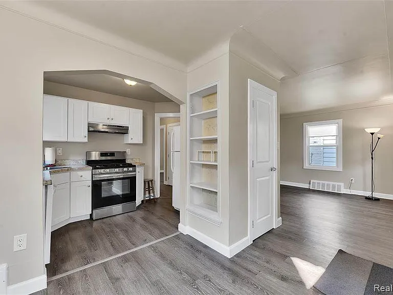 24717 New York St — Photo 22