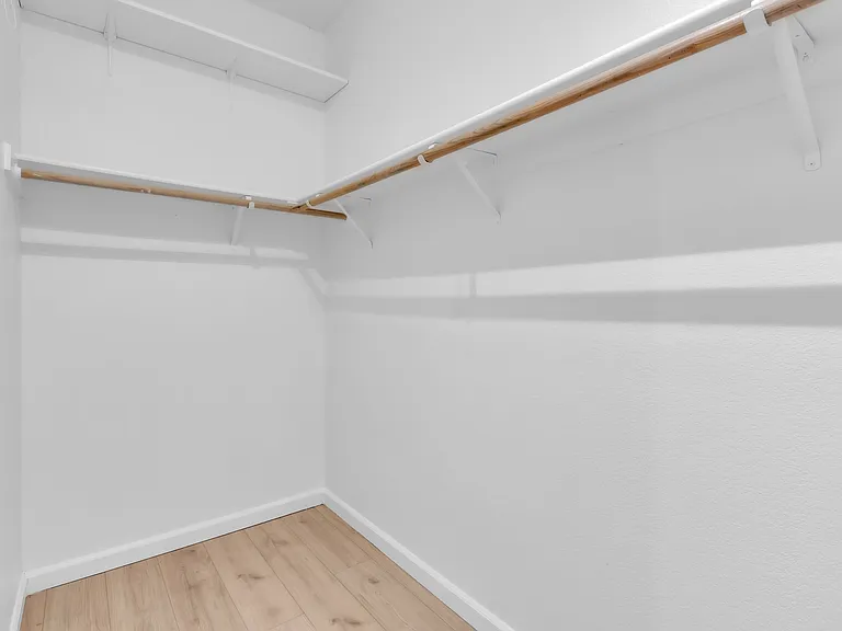 1909 Lindsay Dr — Photo 12