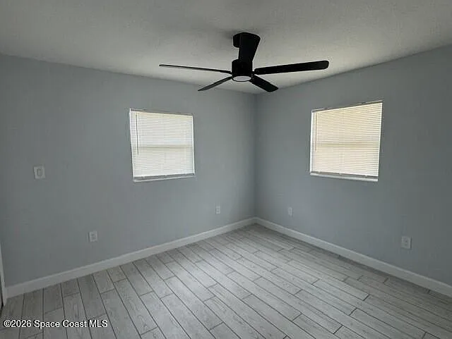 2137 Canterbury Ln — Photo 12