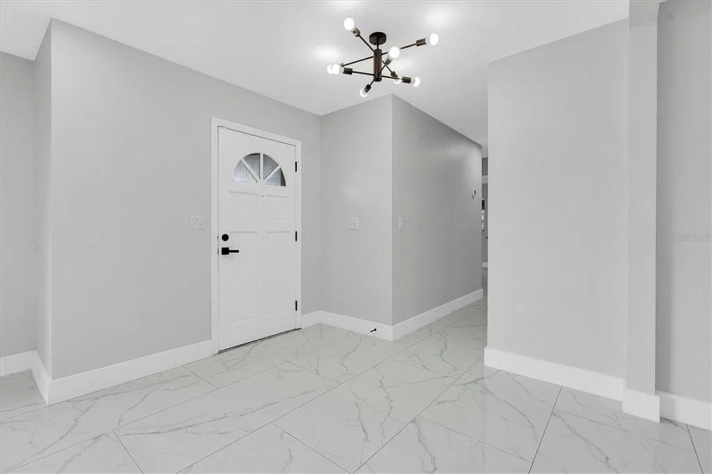 4 bed, 2.0 bath, 1994 sqft, $3,200 — Photo 4