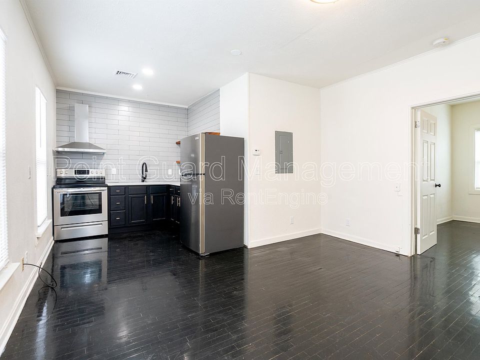 1st image of 1827-1829 W Walker St #2