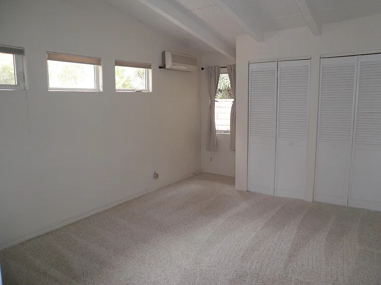 2542 Crescent Ave — Photo 8