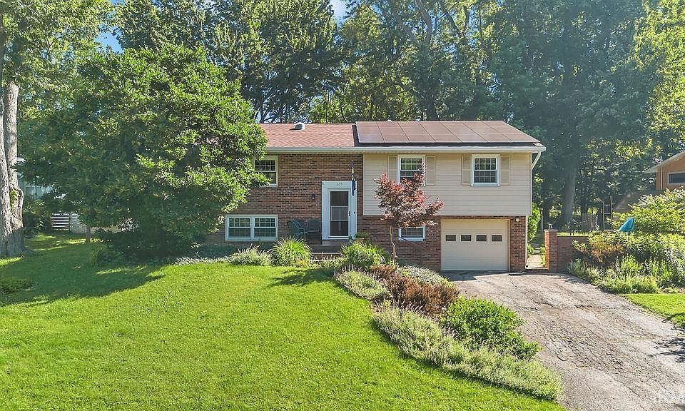 1st image of 2213 S Sussex Dr