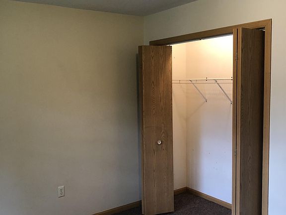 4th image of 3027 River Rd APT 6