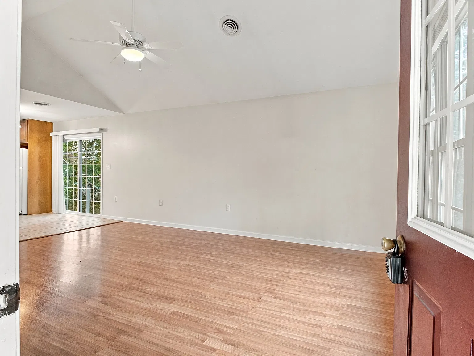 2 bed, 924 sqft, $1,250 — Photo 3