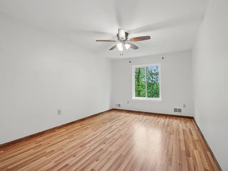 38 Park St #25H — Photo 15