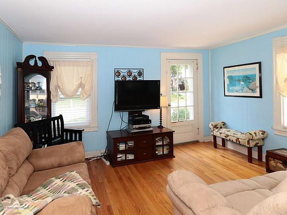 4th image of 66 White St