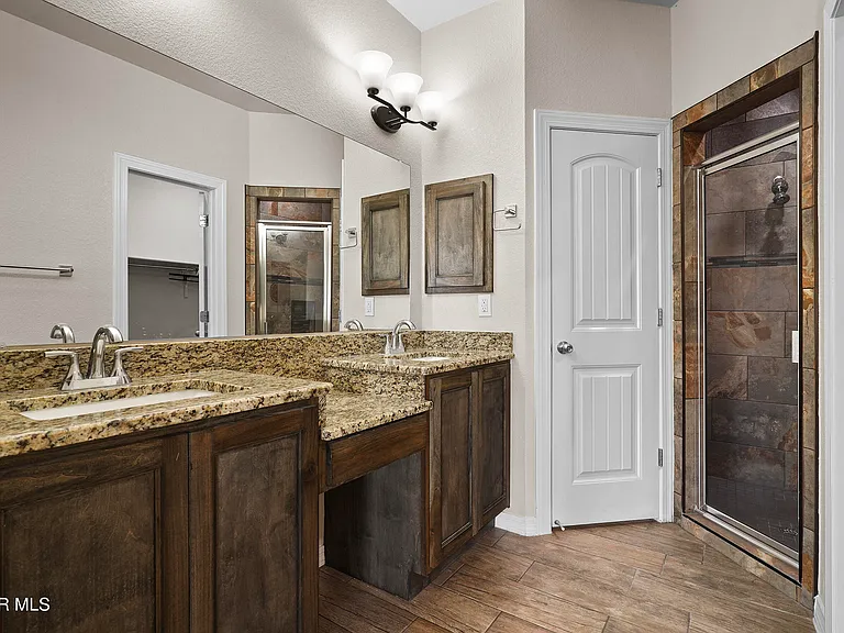 618 Rafael Marmolejo St — Photo 26