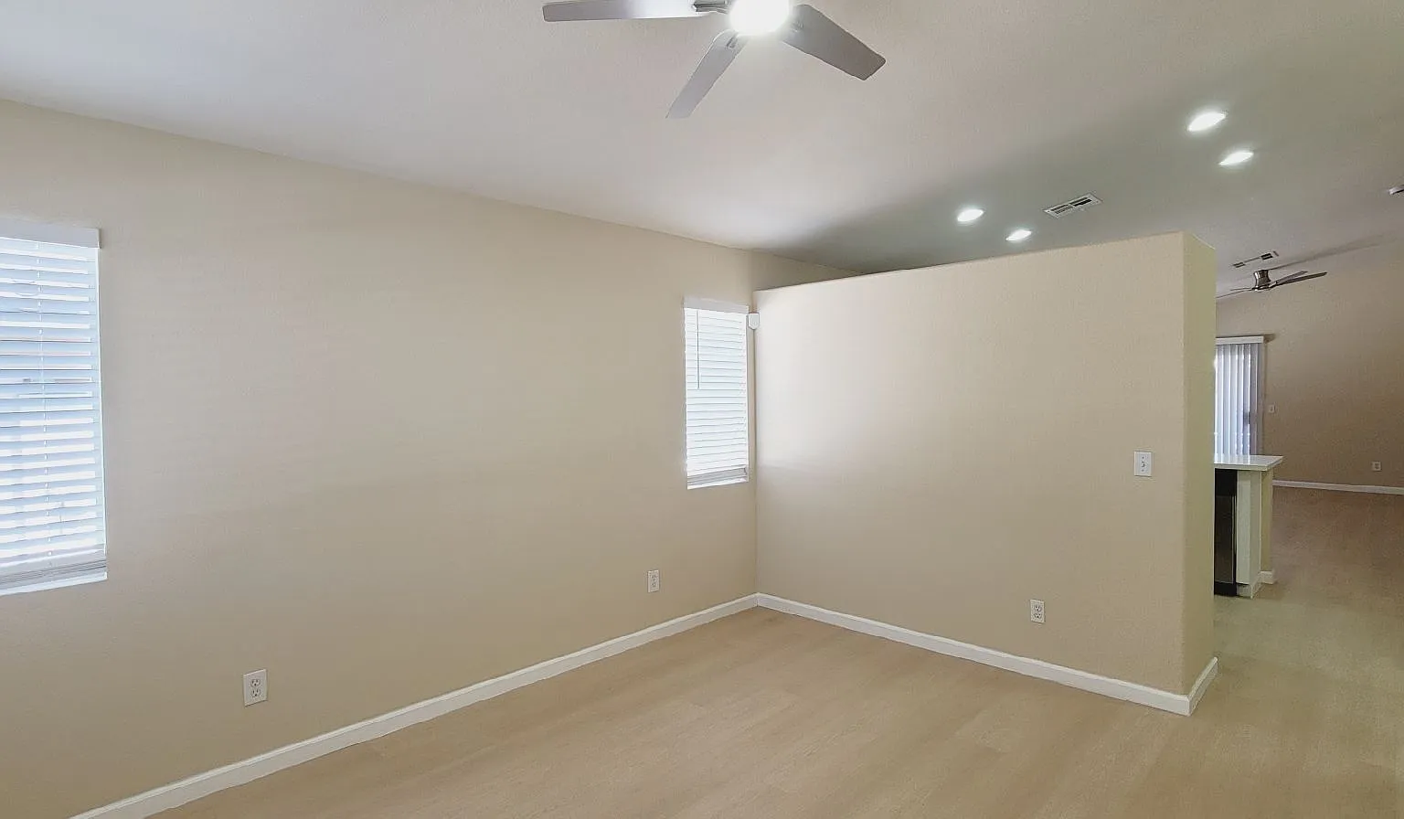 9013 Crooked Shell Ave - 3 Bed 2 Bath 1305 SQFT — Photo 2