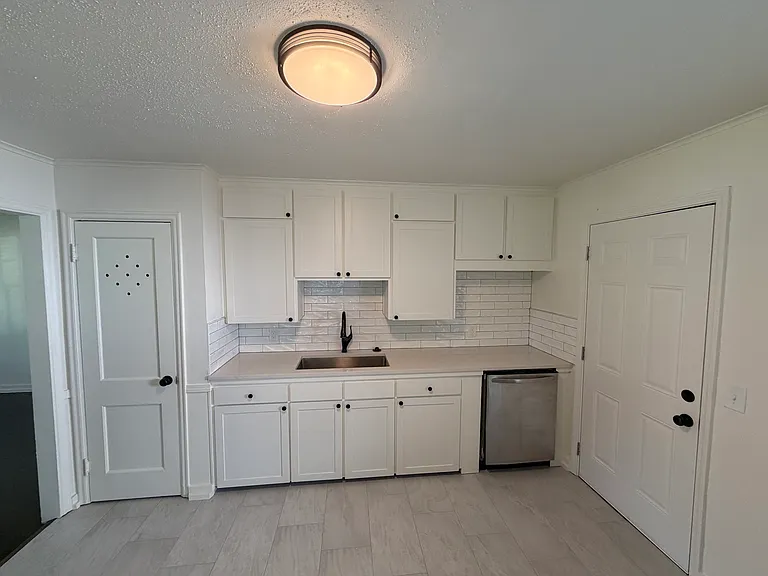 4326 S Norfolk Ave — Photo 8
