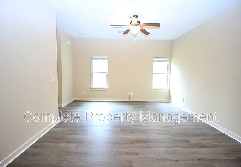 20478 Castle Ridge Rd — Photo 5