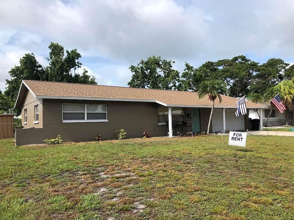 Front of the house. Recently painted.