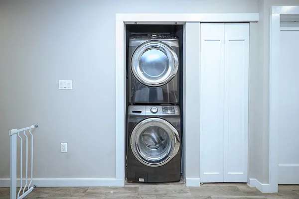 Sold by Remax Edge | media 13