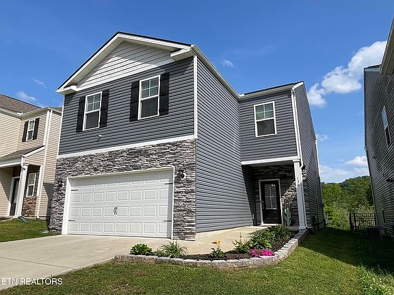 3rd image of 136 Harbour Pointe Ln