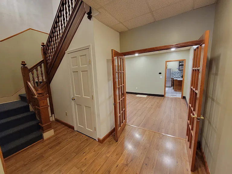 730 Washington St — Photo 2
