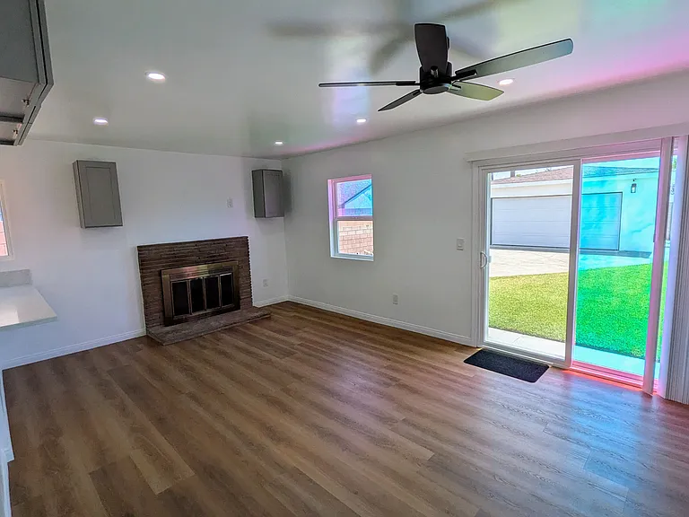 5052 Baldwin Park Blvd — Photo 6