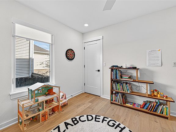 4th image of 45 S Happy Hollow Rd