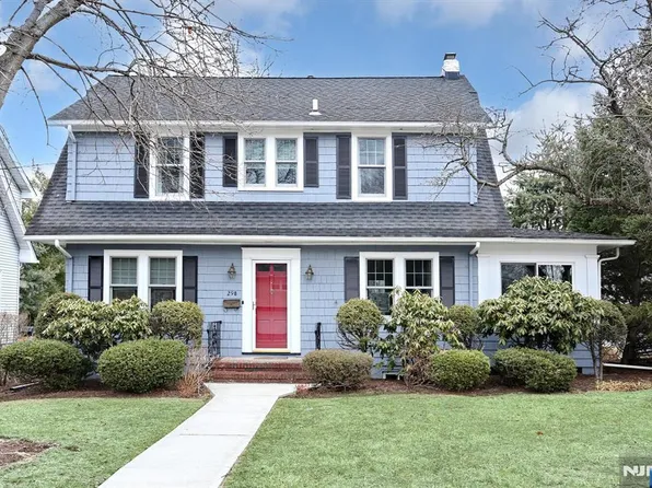 298 Washington Ave, Westwood, NJ 07675