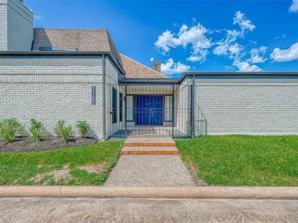 11203 Briar Forest Dr, Houston, TX 77042