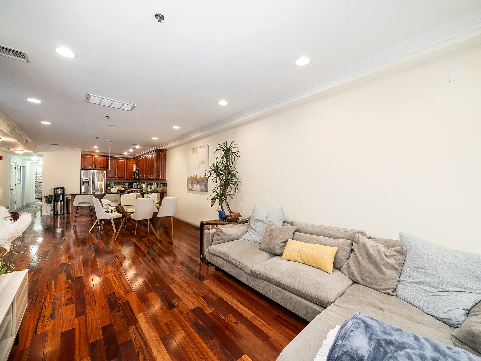 3 bed, $6,200 — Photo 4