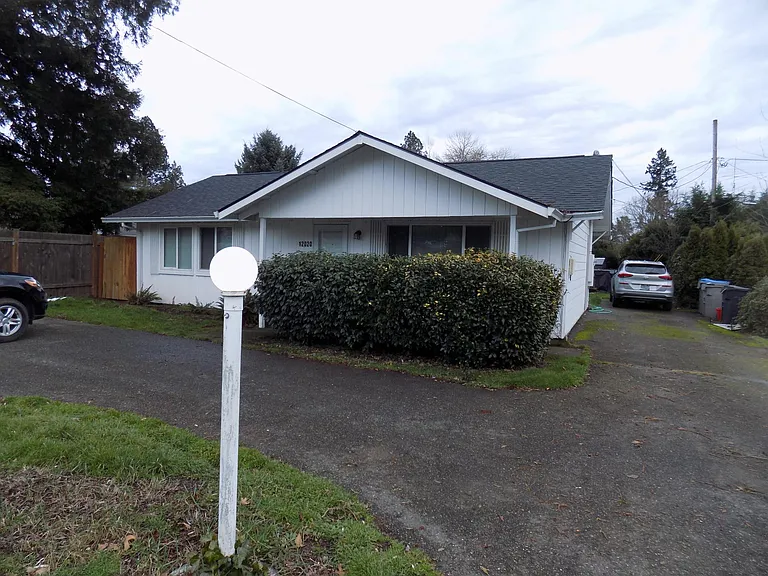 12020 SW Lincoln Ave — Photo 1