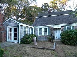 1st image of 290 Standish St