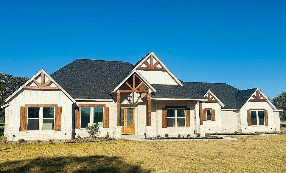 1st image of 215 Salt Creek Ct
