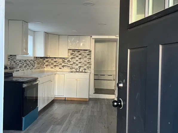 (undisclosed Address), Wyandanch, NY 11798