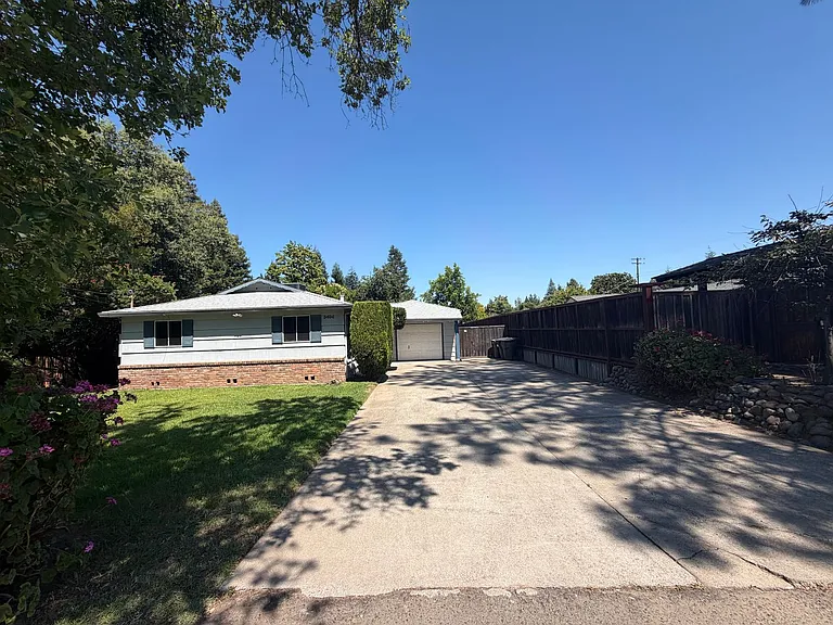 3404 Marshall Ave — Photo 44