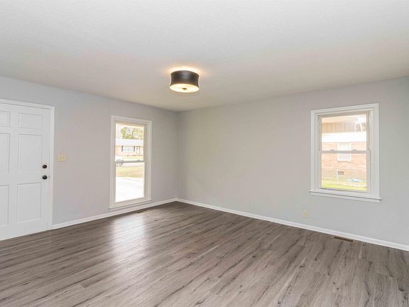 5th image of 536 Ridgeway Dr