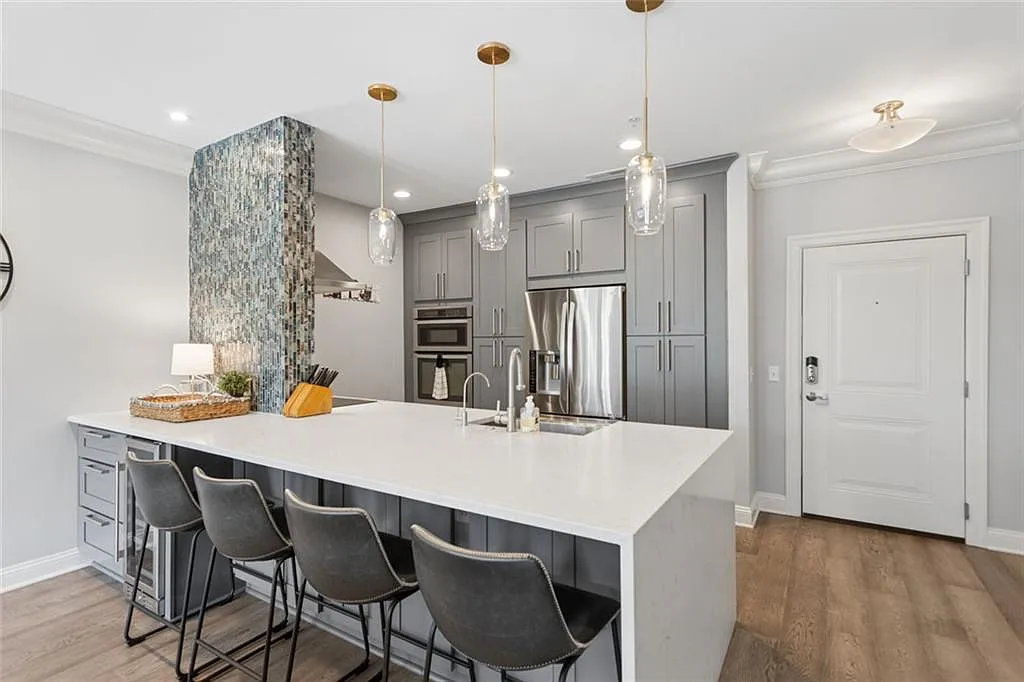 3 bed, 2.5 bath, 1393 sqft, $3,300 — Photo 3