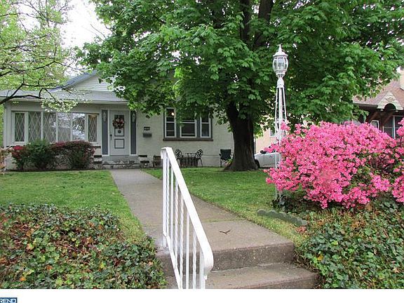 2nd image of 303 E Glenolden Ave