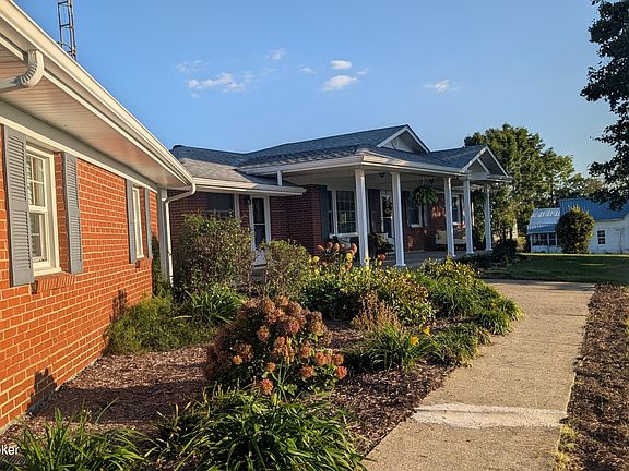 3rd image of 2420 Eastridge Cemetery Rd