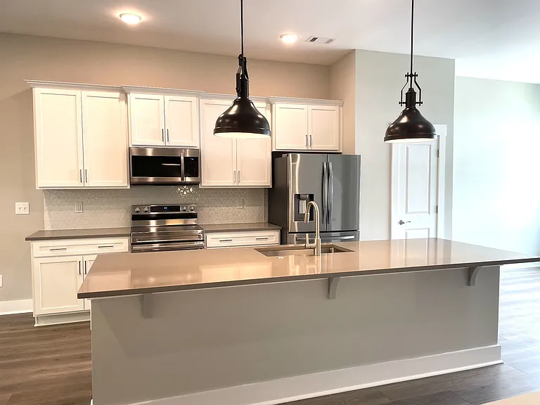 224 Stonecrest Cir — Photo 5