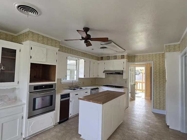 560 Staring Ln — Photo 4