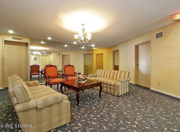 2nd image of 909 E Kenilworth Ave Unit 308
