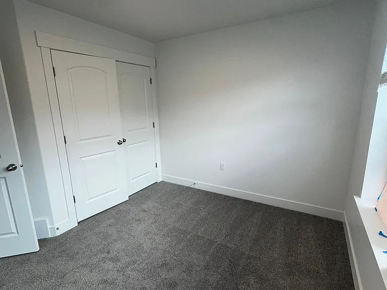 932 N Olson Dr — Photo 34
