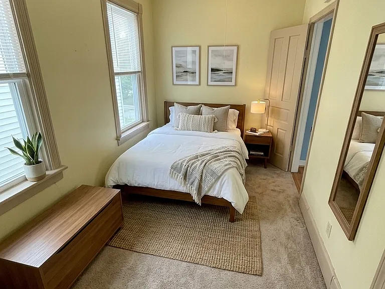 1818 N Pulaski St #1 — Photo 3