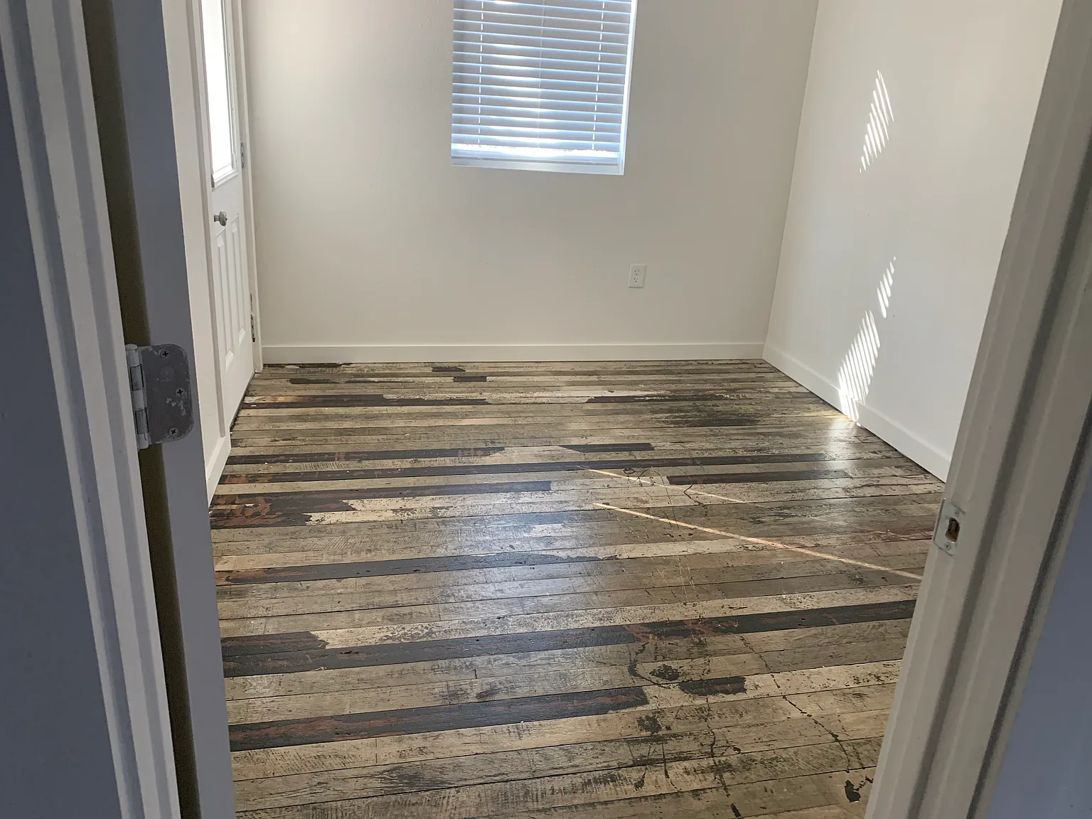 930 W Ridgewood Ct — Photo 4