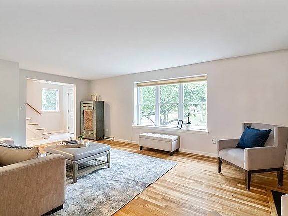 4th image of 171 Lamartine St